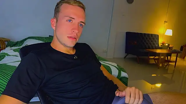 Snapshot of tommy_cumfinger chatting on 02-01-26, 12:31 tommy cumfinger online show from 02-01-26, 12:31