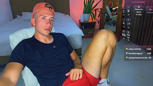 Snapshot of tommy_cumfinger chatting on 02-20-26, 11:32 tommy cumfinger online show from 02-20-26, 11:32