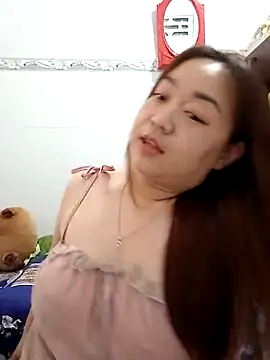 VyOanh2K online show from 03-17-25, 07:24