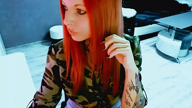 Snapshot of InesGold chatting on 11-18-25, 09:19 InesGold online show from 11-18-25, 09:19