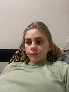 Snapshot of GraceTorrez chatting on 01-06-25, 07:13 GraceTorrez online show from 01-06-25, 07:13