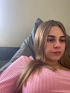 Snapshot of GraceTorrez chatting on 01-09-25, 11:36 GraceTorrez online show from 01-09-25, 11:36