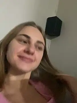 Snapshot of GraceTorrez chatting on 01-09-25, 02:40 GraceTorrez online show from 01-09-25, 02:40