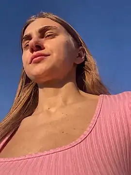 Snapshot of GraceTorrez chatting on 01-11-25, 12:50 GraceTorrez online show from 01-11-25, 12:50