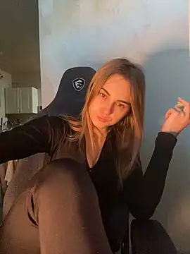 Snapshot of GraceTorrez chatting on 01-27-25, 02:02 GraceTorrez online show from 01-27-25, 02:02