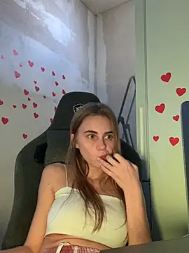 Snapshot of GraceTorrez chatting on 03-06-25, 10:52 GraceTorrez online show from 03-06-25, 10:52