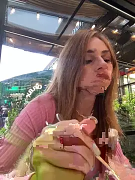 Snapshot of GraceTorrez chatting on 09-09-25, 03:33 GraceTorrez online show from 09-09-25, 03:33