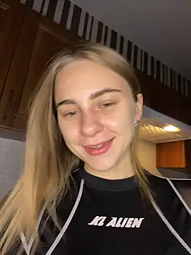 Snapshot of GraceTorrez chatting on 10-16-25, 02:51 GraceTorrez online show from 10-16-25, 02:51