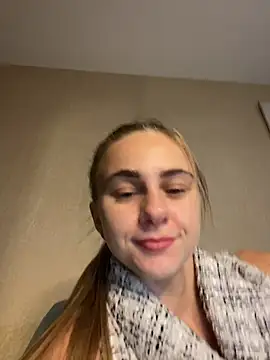 Snapshot of GraceTorrez chatting on 10-17-25, 05:26 GraceTorrez online show from 10-17-25, 05:26