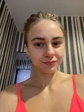 Snapshot of GraceTorrez chatting on 10-20-25, 11:10 GraceTorrez online show from 10-20-25, 11:10