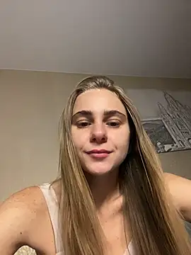 Snapshot of GraceTorrez chatting on 10-24-25, 04:14 GraceTorrez online show from 10-24-25, 04:14