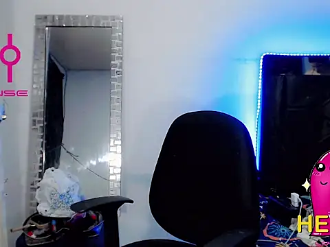 Fernanda Lopeez online show from 10-16-25, 04:46