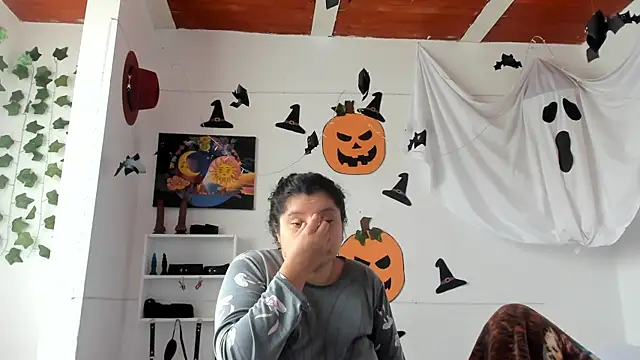 Karol IsabelCouple online show from 10-22-25, 03:34