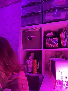 sophiamlf online show from 12-17-25, 10:16