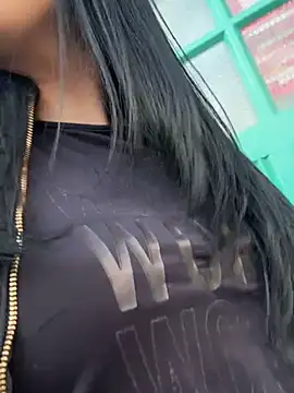 Snapshot of Sara_luna_ chatting on 01-15-25, 10:46 Sara luna online show from 01-15-25, 10:46