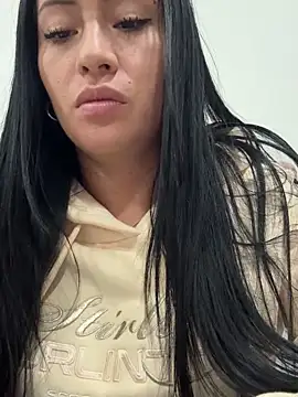 Sara luna  online show from 11-27-25, 12:02