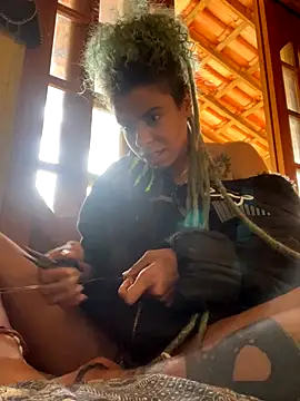 Snapshot of sammoura01 chatting on 09-19-25, 02:40 sammoura01 online show from 09-19-25, 02:40