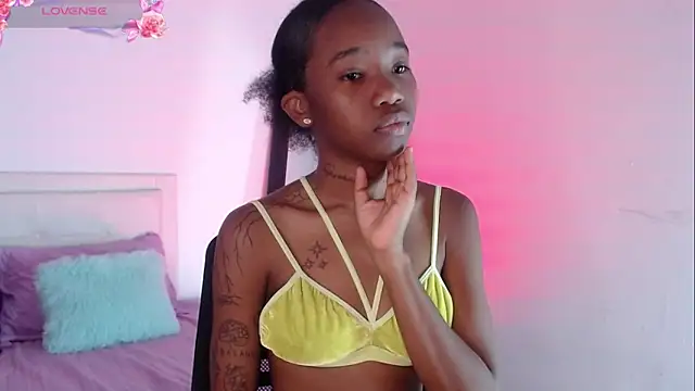 Snapshot of Rihana_hot01 chatting on 01-10-25, 01:41 Rihana hot01 online show from 01-10-25, 01:41