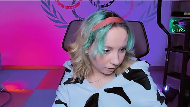 JasmineMilko online show from 01-04-25, 08:06