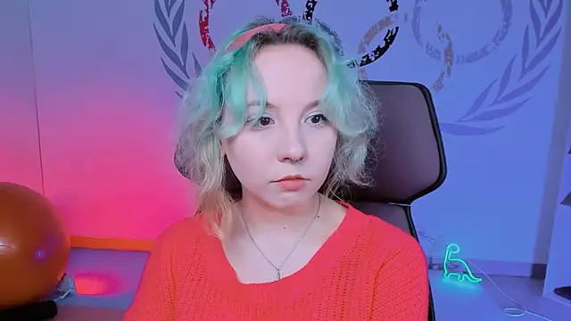 JasmineMilko online show from 01-10-25, 05:05