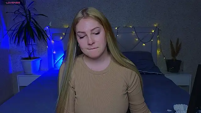 Snapshot of Catherine_River chatting on 03-25-26, 05:52 Catherine River online show from 03-25-26, 05:52