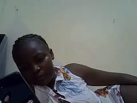 Snapshot of pretty_vivy chatting on 03-08-25, 10:32 pretty vivy online show from 03-08-25, 10:32