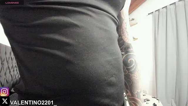 Valentino Xander online show from 10-18-25, 12:24