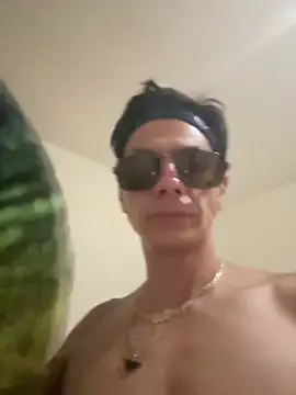 Snapshot of latino1986 chatting on 02-01-25, 06:29 latino1986 online show from 02-01-25, 06:29