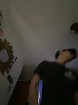 Snapshot of latino1986 chatting on 02-22-25, 01:22 latino1986 online show from 02-22-25, 01:22