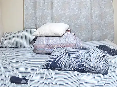 Snapshot of slender_sweet chatting on 04-14-26, 12:44 slender sweet online show from 04-14-26, 12:44