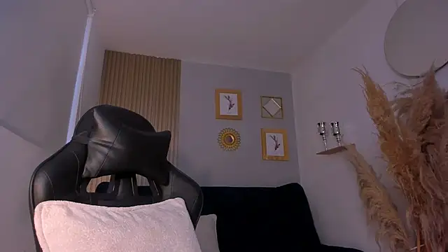 Snapshot of NatyFerrer_ chatting on 10-11-25, 10:58 NatyFerrer online show from 10-11-25, 10:58