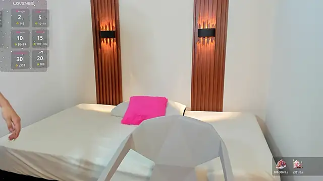 AliceRoss0 online show from 12-20-25, 10:06