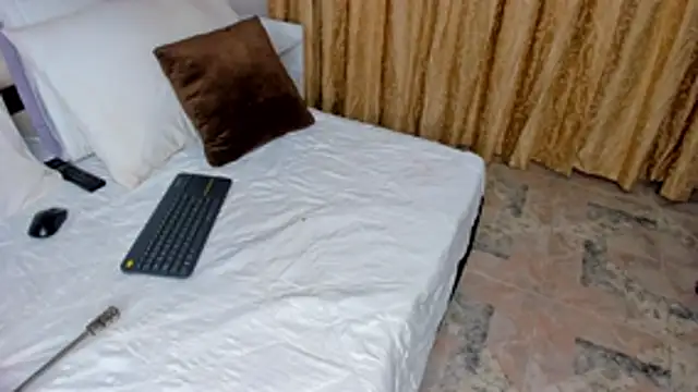 CintiaVega online show from 11-06-25, 11:33