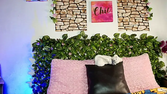 Cassie fletcher  online show from 03-08-25, 09:40