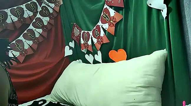 Snapshot of Squirt_Princess chatting on 02-11-25, 03:40 Squirt Princess online show from 02-11-25, 03:40