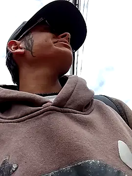 Snapshot of Cuervo_maniaco chatting on 02-13-25, 03:56 Cuervo maniaco online show from 02-13-25, 03:56