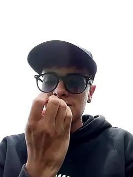 Snapshot of Cuervo_maniaco chatting on 02-24-25, 05:53 Cuervo maniaco online show from 02-24-25, 05:53