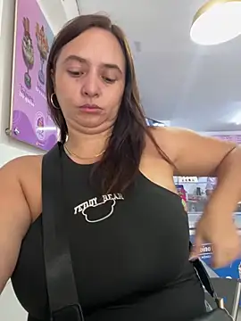 Snapshot of TatianaMonteross chatting on 10-21-25, 06:08 TatianaMonteross online show from 10-21-25, 06:08