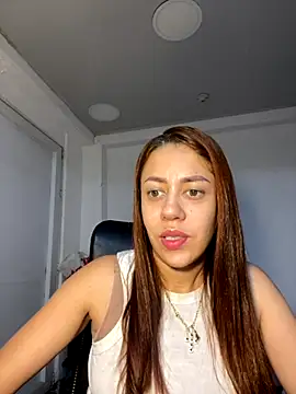 Snapshot of AnnbellaRosse chatting on 10-07-25, 07:22 AnnbellaRosse online show from 10-07-25, 07:22