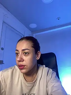 Snapshot of AnnbellaRosse chatting on 10-28-25, 04:20 AnnbellaRosse online show from 10-28-25, 04:20