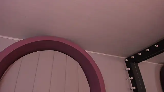 morganlake  online show from 10-31-25, 03:40