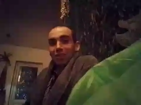 Snapshot of DrbigdickUK chatting on 10-11-25, 09:13 DrbigdickUK online show from 10-11-25, 09:13