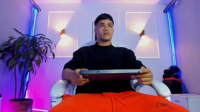 Rob saenz  online show from 11-08-25, 03:34