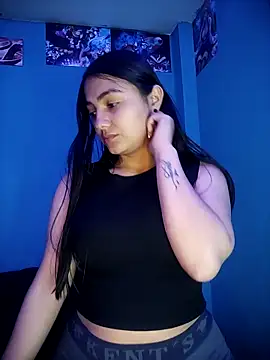 Nahiara velez online show from 10-22-25, 03:18