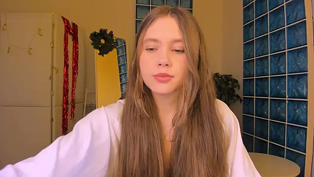 MaryannSoftt online show from 12-15-25, 04:11