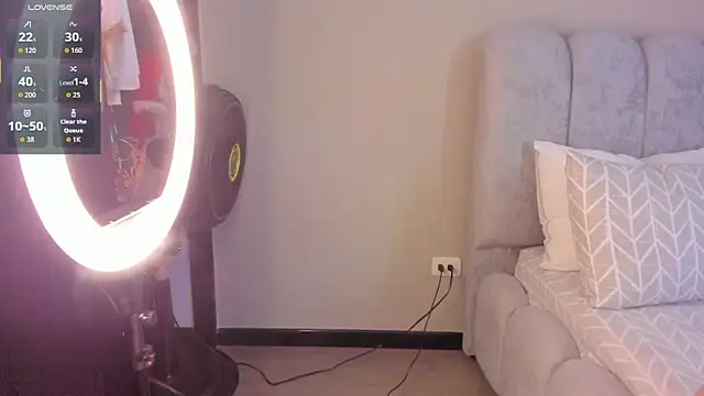 ashlyestone online show from 11-19-25, 05:02