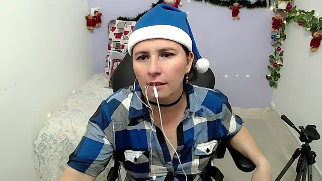 victoria jones online show from 12-23-24, 02:07