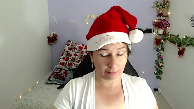 victoria jones online show from 12-24-24, 01:39