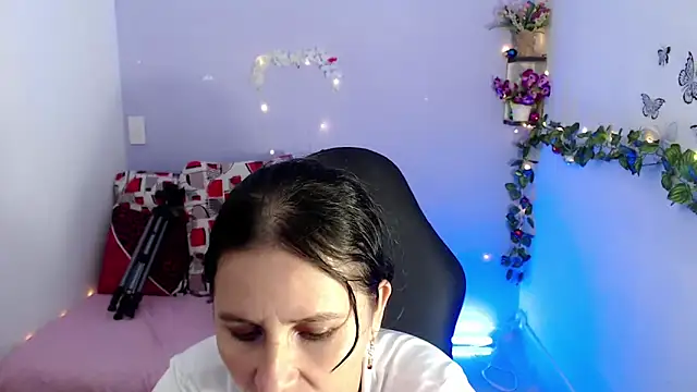 victoria jones online show from 01-11-25, 06:33