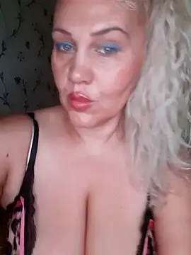 Snapshot of IsabellaBoni chatting on 10-25-25, 06:21 IsabellaBoni online show from 10-25-25, 06:21